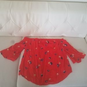 Quarter sleeve crop top